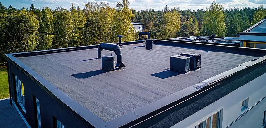 Professional Flat Roof Replacement Services in Highland Park, IL