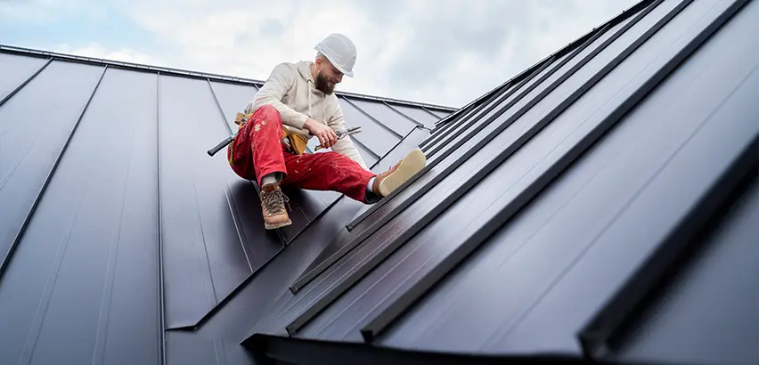 Professional Roof Valley Installation Services in Highland Park, IL