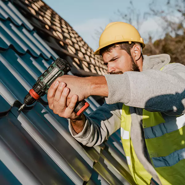Why Highland Park Homeowners Choose Highland Park Roofing Pro for Steel Roof Repair Service?